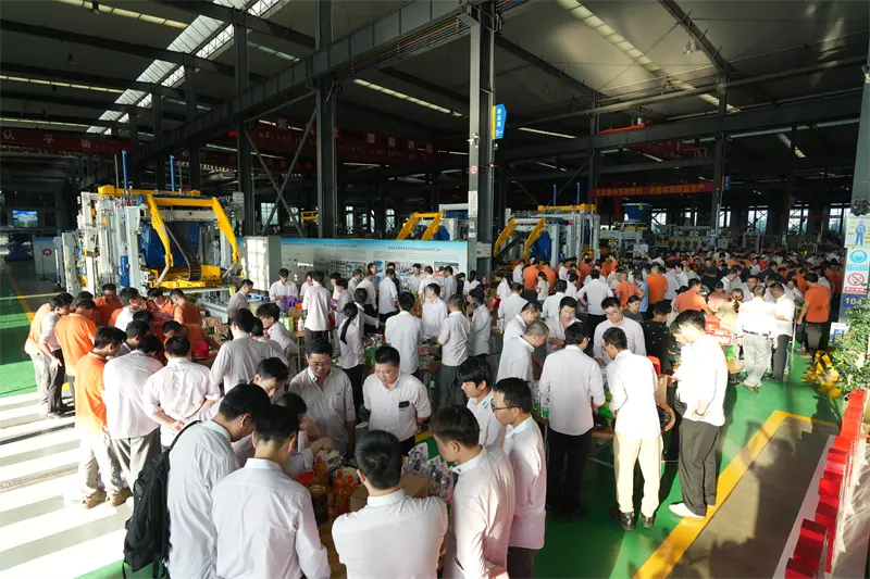 Bulan purnama membawa kegembiraan dan kegembiraan, dan “perjudian” menciptakan kegembiraan! Pesta Dadu Bantalan Kue Festival Pertengahan Musim Gugur di Mesin Quangong berakhir dengan hangat